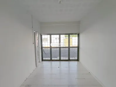 Casa com 3 Quartos para alugar, 100m² no Bom Jesus, Uberlândia