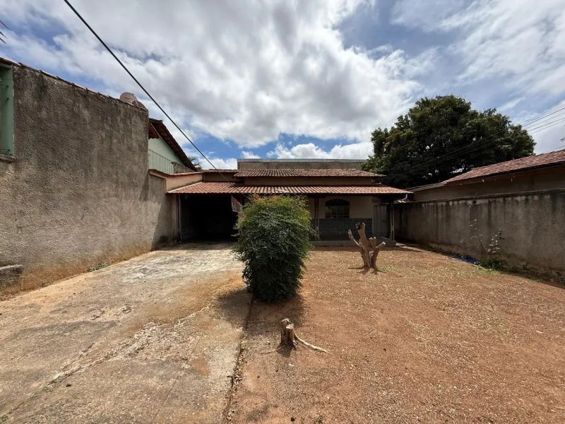 Casa com 3 quartos — Copacabana, Belo Horizonte