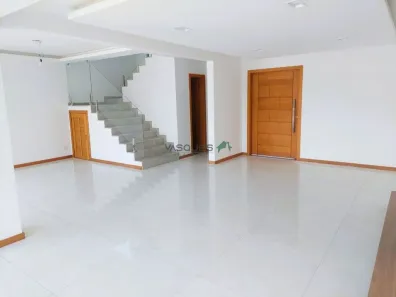 Casa de Condomínio com 3 Quartos à venda, 180m² no Tijuca, Teresópolis