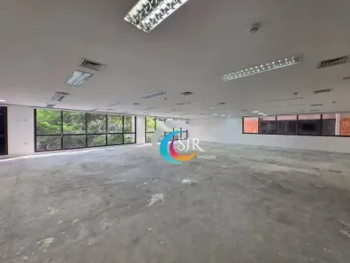 Sala Comercial para alugar, 251m² no Vila Olímpia, São Paulo