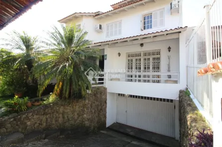 Casa com 3 Quartos à venda, 384m² no Espírito Santo, Porto Alegre