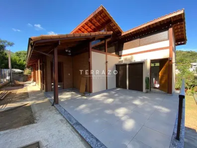 Casa de Condomínio com 3 Quartos à venda, 140m² no Albuquerque, Teresópolis