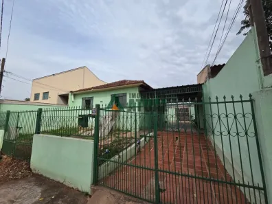 Casa com 2 Quartos para alugar, 100m² no Jardim Tabapuã, Londrina