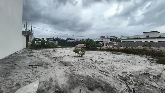 Lote/Terreno à venda, 250m² no Ponta Negra, Manaus