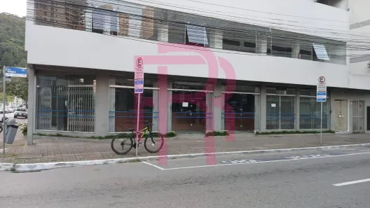 Sala Comercial para alugar, 620m² no Nações, Balneário Camboriú