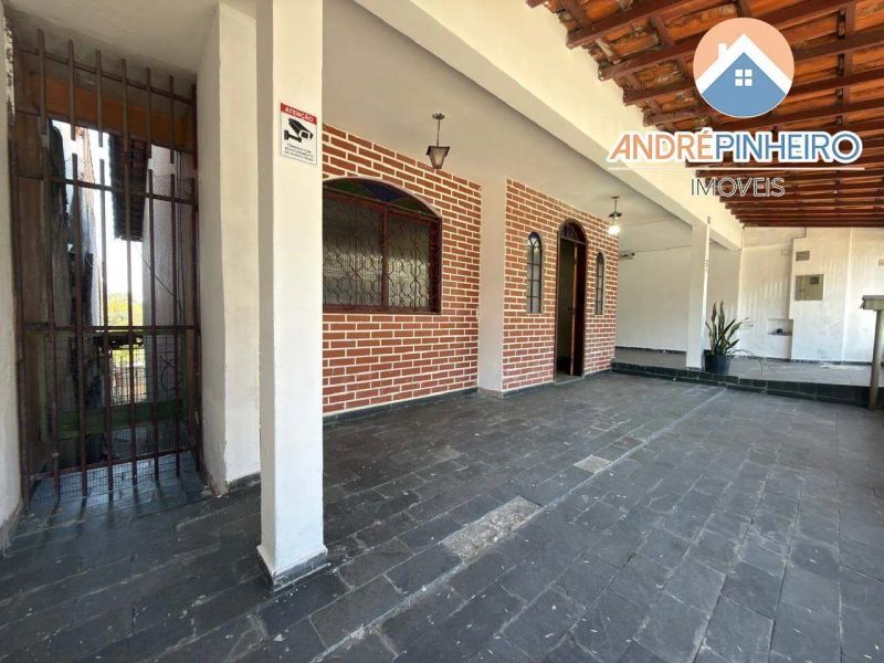 Casa com 2 quartos — Planalto, Belo Horizonte