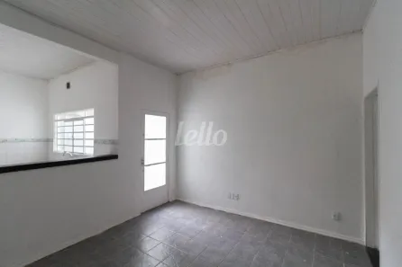 Casa com 1 Quarto para alugar, 50m² no Vila Azevedo, São Paulo