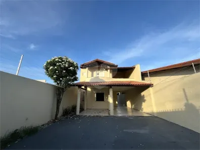 Sobrado com 5 Quartos à venda, 212m² no Lagoa Redonda, Fortaleza