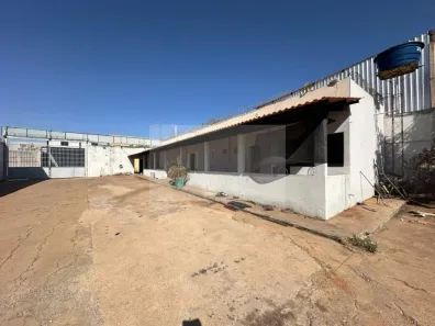 Prédio Comercial para alugar, 165m² no Residencial Portal Santa Rita, Goiânia
