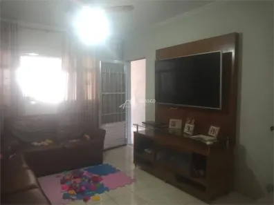 Sobrado com 5 Quartos à venda, 250m² no Quitaúna, Osasco