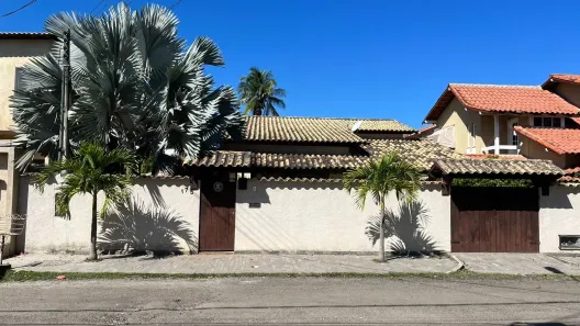 Casa com 3 Quartos à venda, 405m² no Itaipu, Niterói
