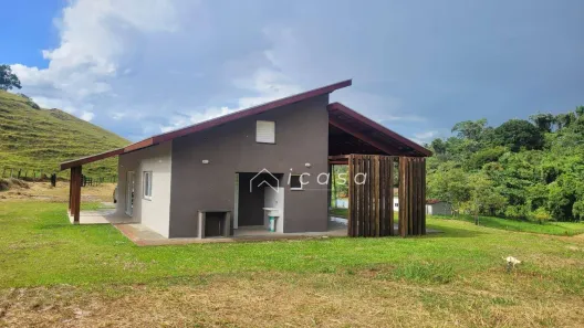 Fazenda/Sítio com 3 Quartos à venda, 200m² no Vila São Geraldo, São José dos Campos