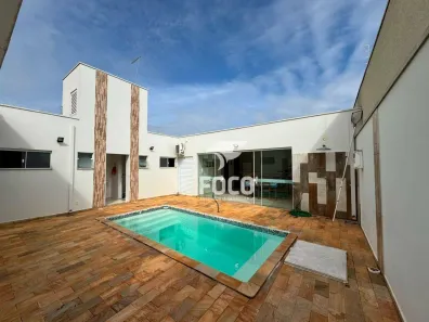 Casa com 3 Quartos à venda, 250m² no Zona Central, Rio Claro