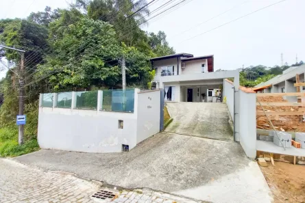 Casa com 3 Quartos à venda, 180m² no Ponta Aguda, Blumenau
