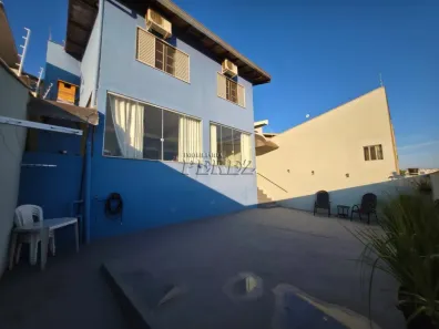 Sobrado com 3 Quartos para alugar, 202m² no Jardim Alvorada, Londrina