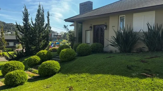 Casa de Condomínio com 4 Quartos para alugar, 325m² no Centro, Canela