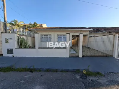 Casa com 3 Quartos para alugar, 83m² no Forquilhas, São José