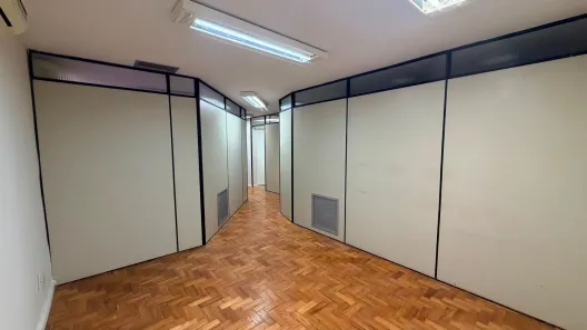 Sala Comercial à venda, 130m² no Centro, Niterói