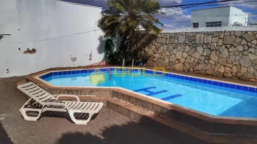 Casa com 4 Quartos à venda, 260m² no Brasil, Uberlândia