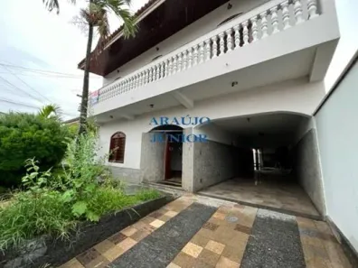 Sobrado com 3 Quartos à venda, 300m² no Vila Santa Maria, Americana