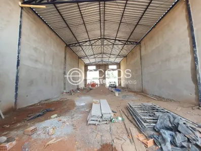 Casa com 1 Quarto à venda, 230m² no Jardim Holanda, Uberlândia
