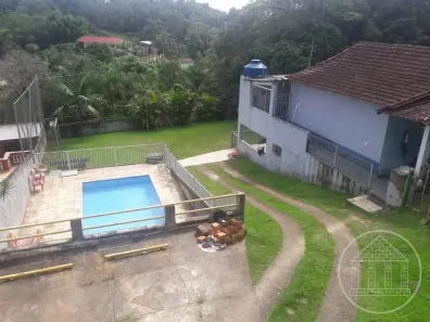 Fazenda/Sítio com 5 Quartos à venda, 160m² no Centro, Embu-Guaçu