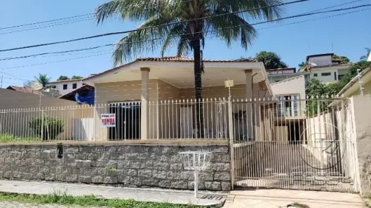 Casa com 5 Quartos à venda, 375m² no Jardim Brasília 2, Resende