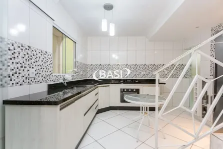 Sobrado com 3 Quartos à venda, 190m² no Xaxim, Curitiba