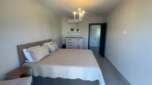 Casa com 3 Quartos para alugar, 360m² no Praia Grande, Fundão