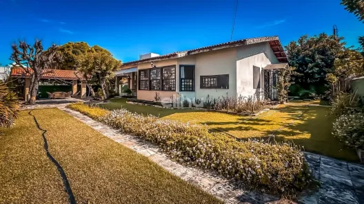 Casa com 3 Quartos à venda, 242m² no Guaribas, Eusébio