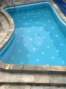 Sobrado com 4 Quartos para venda ou aluguel, 600m² no Bela Aliança, São Paulo