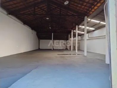 Galpão/Depósito/Armazém à venda, 242m² no Vila Santo Antônio, Bauru