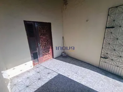 Casa com 2 Quartos para alugar, 150m² no Parque São José, Fortaleza