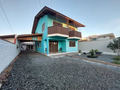 Casa com 4 Quartos à venda, 200m² no Lídia Duarte, Camboriú