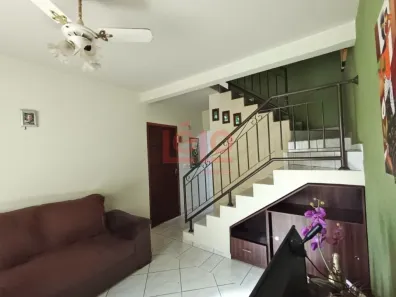 Sobrado com 3 Quartos à venda, 165m² no Jardim Santa Helena, Maringá