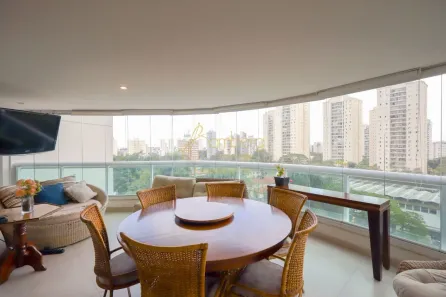 Apartamento com 3 Quartos à venda, 209m² no Vila Sofia, São Paulo