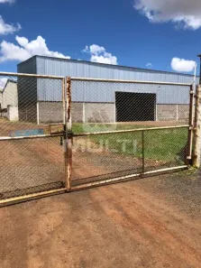 Casa com 1 Quarto para alugar, 1200m² no São Jorge, Uberlândia