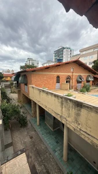 Casa com 4 quartos — Caiçaras, Belo Horizonte