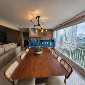 Apartamento com 3 Quartos à venda, 136m² no Vila Anastácio, São Paulo