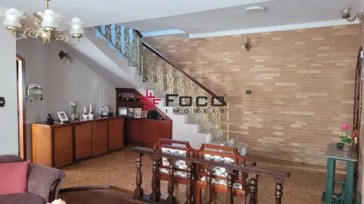 Sobrado com 4 Quartos à venda, 259m² no Jardim São José, Jacareí