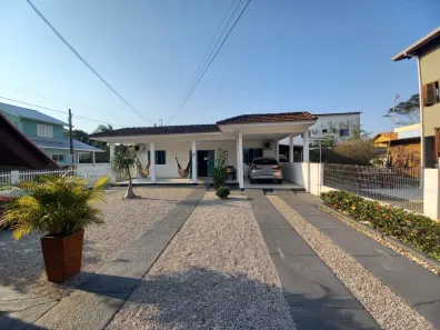 Casa com 3 Quartos à venda, 140m² no Barra da Lagoa, Florianópolis