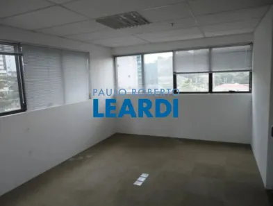 Ponto Comercial para alugar, 90m² no Cidade Monções, São Paulo