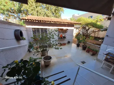 Casa com 4 Quartos à venda, 248m² no Vila São João, Goiânia