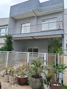 Casa de Condomínio com 4 Quartos à venda, 221m² no Hípica, Porto Alegre
