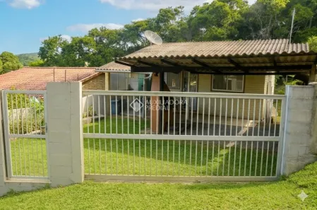 Casa com 3 Quartos à venda, 42m² no Costa Do Macacu, Garopaba