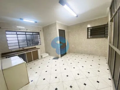 Sobrado com 4 Quartos à venda, 250m² no Centro, Sorocaba