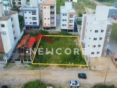 Lote/Terreno à venda, 700m² no Village, Imbituba