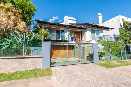 Casa com 4 Quartos à venda, 352m² no Chácara das Pedras, Porto Alegre