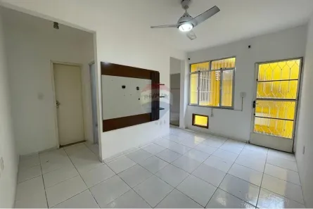 Casa com 2 Quartos para alugar, 48m² no Irajá, Rio de Janeiro