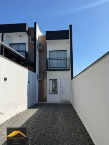 Sobrado com 2 Quartos à venda, 78m² no Nova Brasília, Joinville